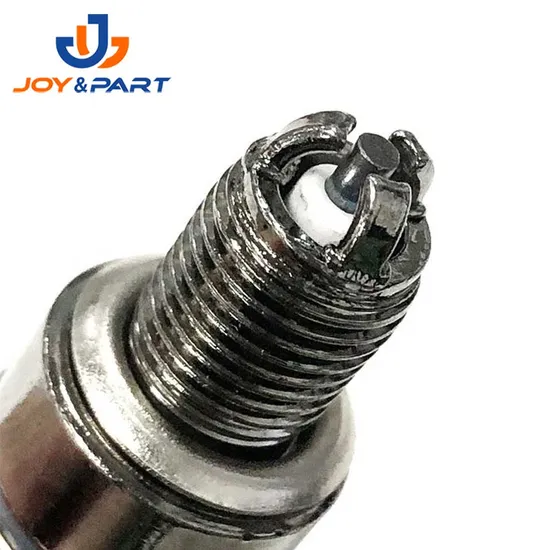 Motorrad -Zündkerze Auto -Teile A7TC A7TJC 3 Elektrode 50cc - 150cc -heiße dreistufige Zündkerze