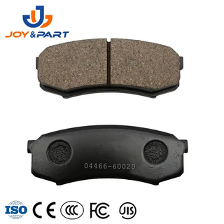 China Hersteller Auto Ersatzteile Auto Keramik vorne Heckbremsbeläge Kit Kit