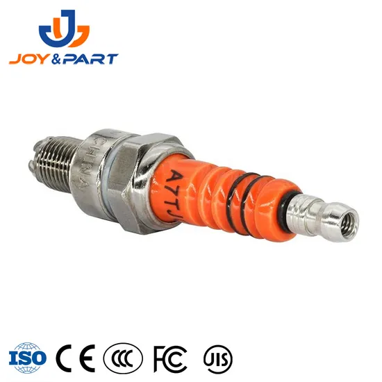 Motorrad -Zündkerze Auto -Teile A7TC A7TJC 3 Elektrode 50cc - 150cc -heiße dreistufige Zündkerze