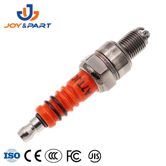 Motorrad -Zündkerze Auto -Teile A7TC A7TJC 3 Elektrode 50cc - 150cc -heiße dreistufige Zündkerze